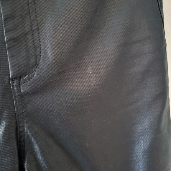 Lilly Pulitzer Eagan High Rise Stretch Coated Jean Black - Size 2 - Picture 3 of 4